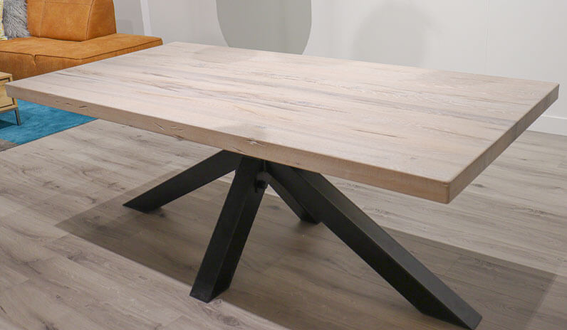 Chicago - Dining Table