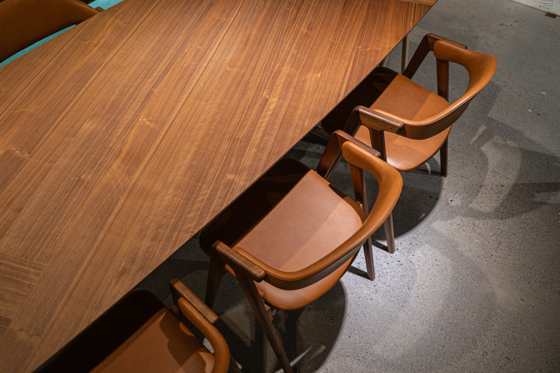 Pbj Danish Design – Fusion ext table with 6 Titan chairs