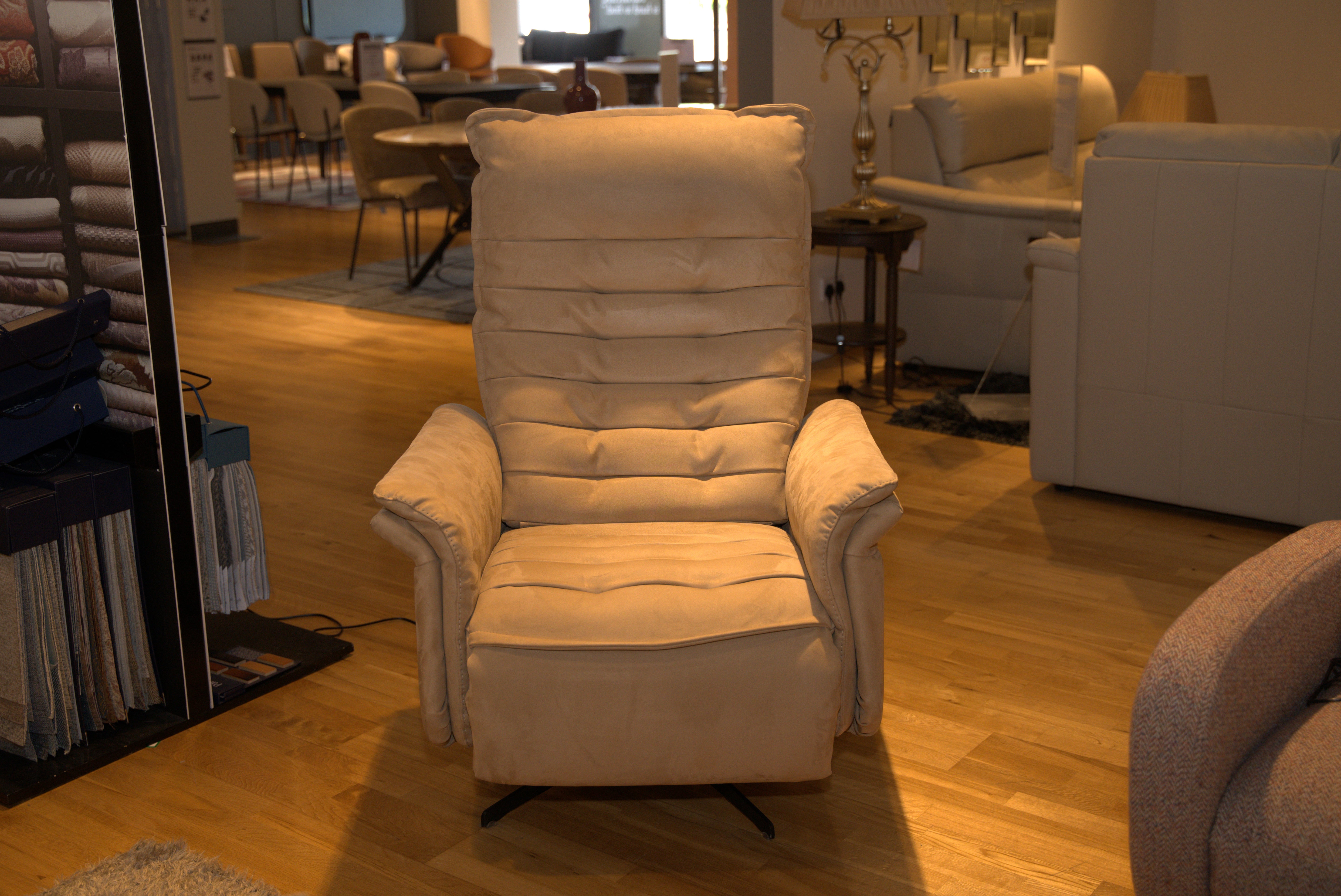 Calia Italia - Jupiter Double Riser Recliner Chair