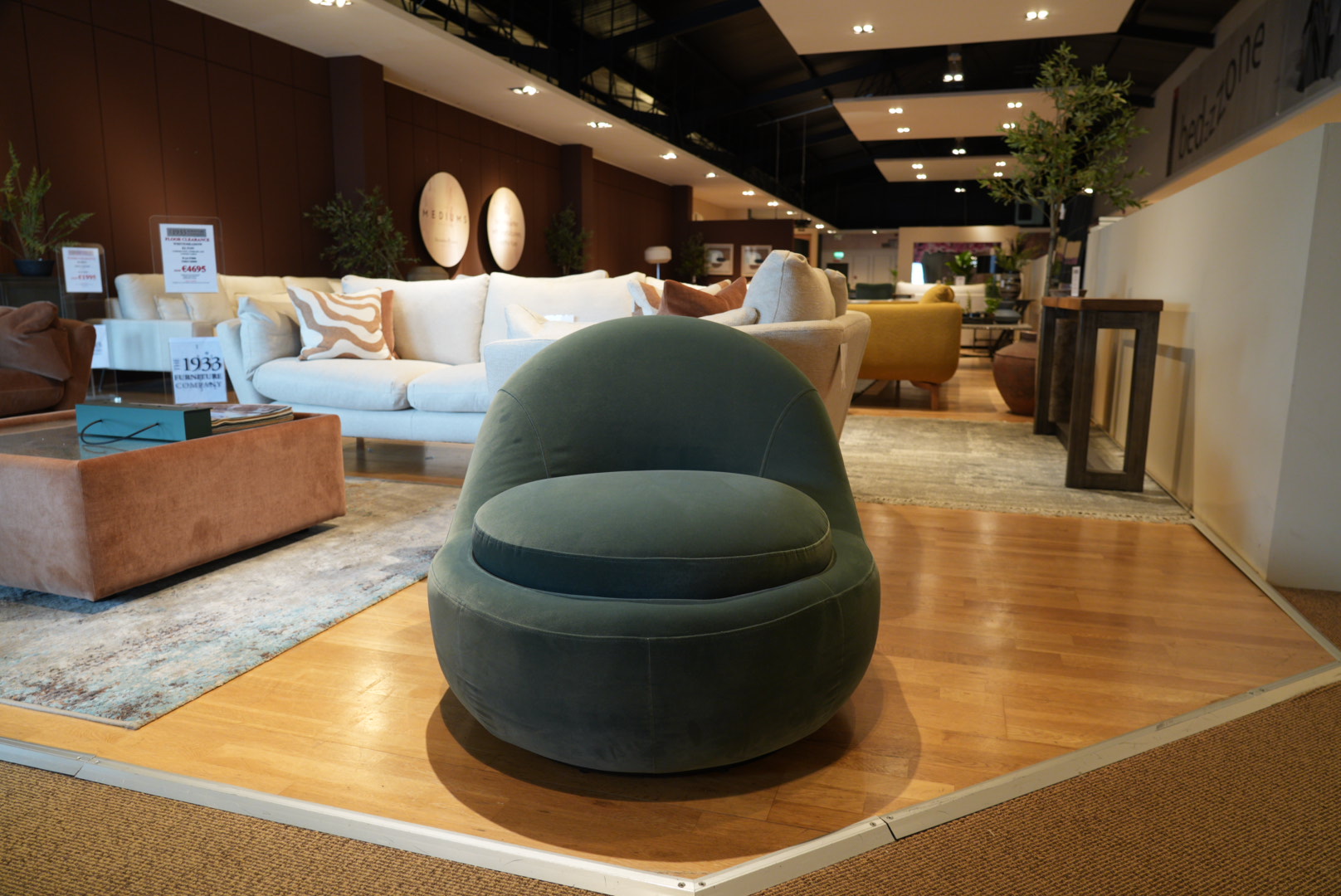 Ego - Swivel Chair