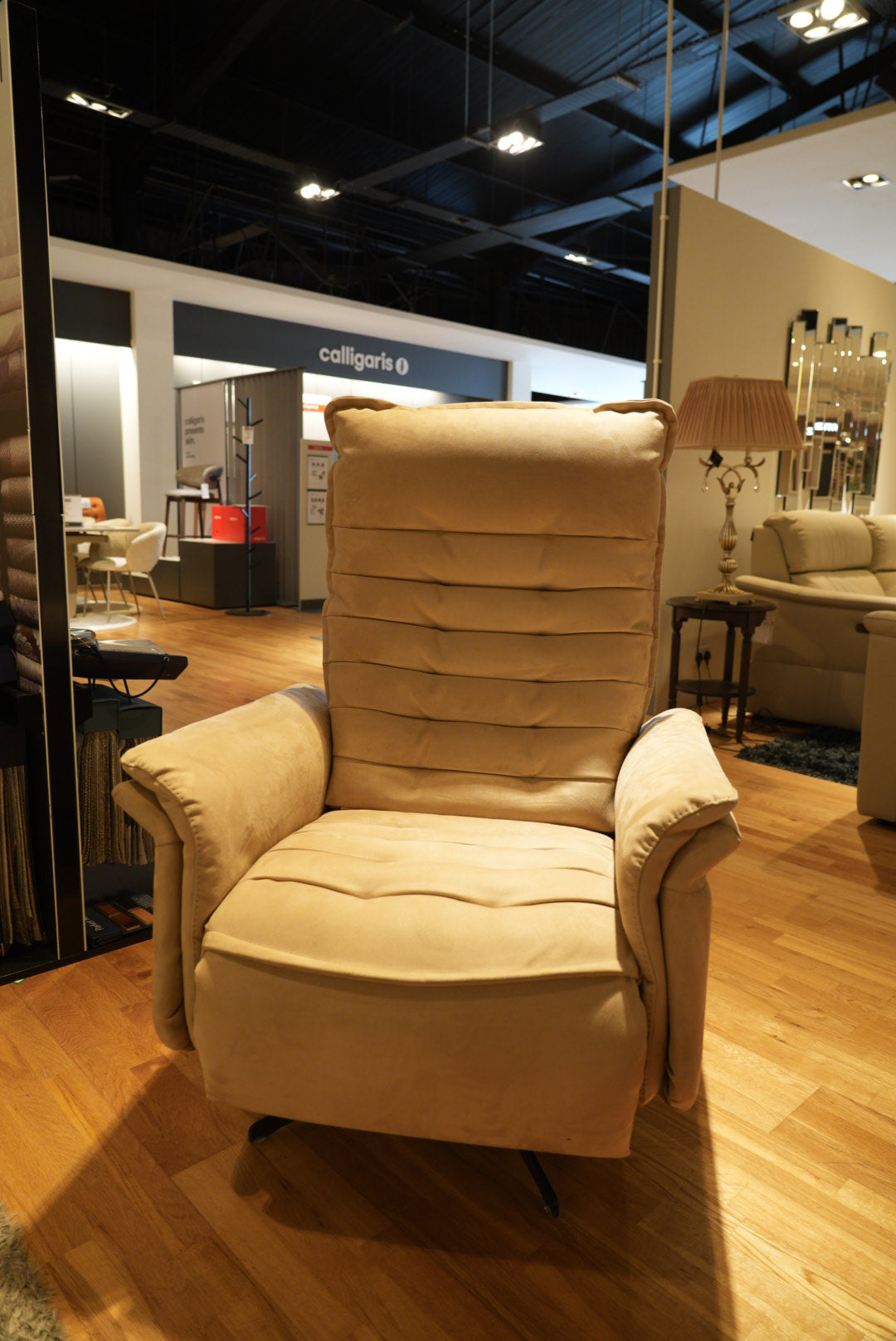 Jupiter - Lift & Tilt Armchair