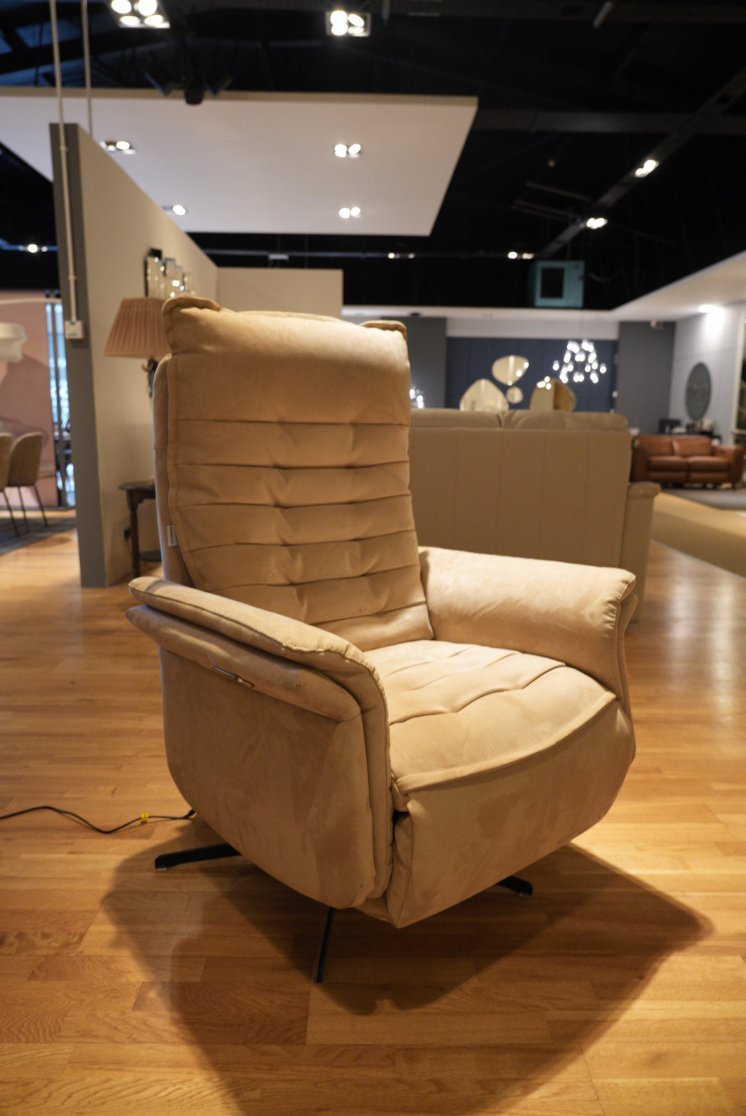 Jupiter - Lift & Tilt Armchair