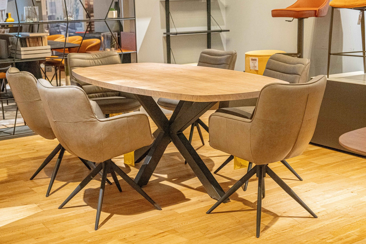 Costa Rica Oval Dining Table