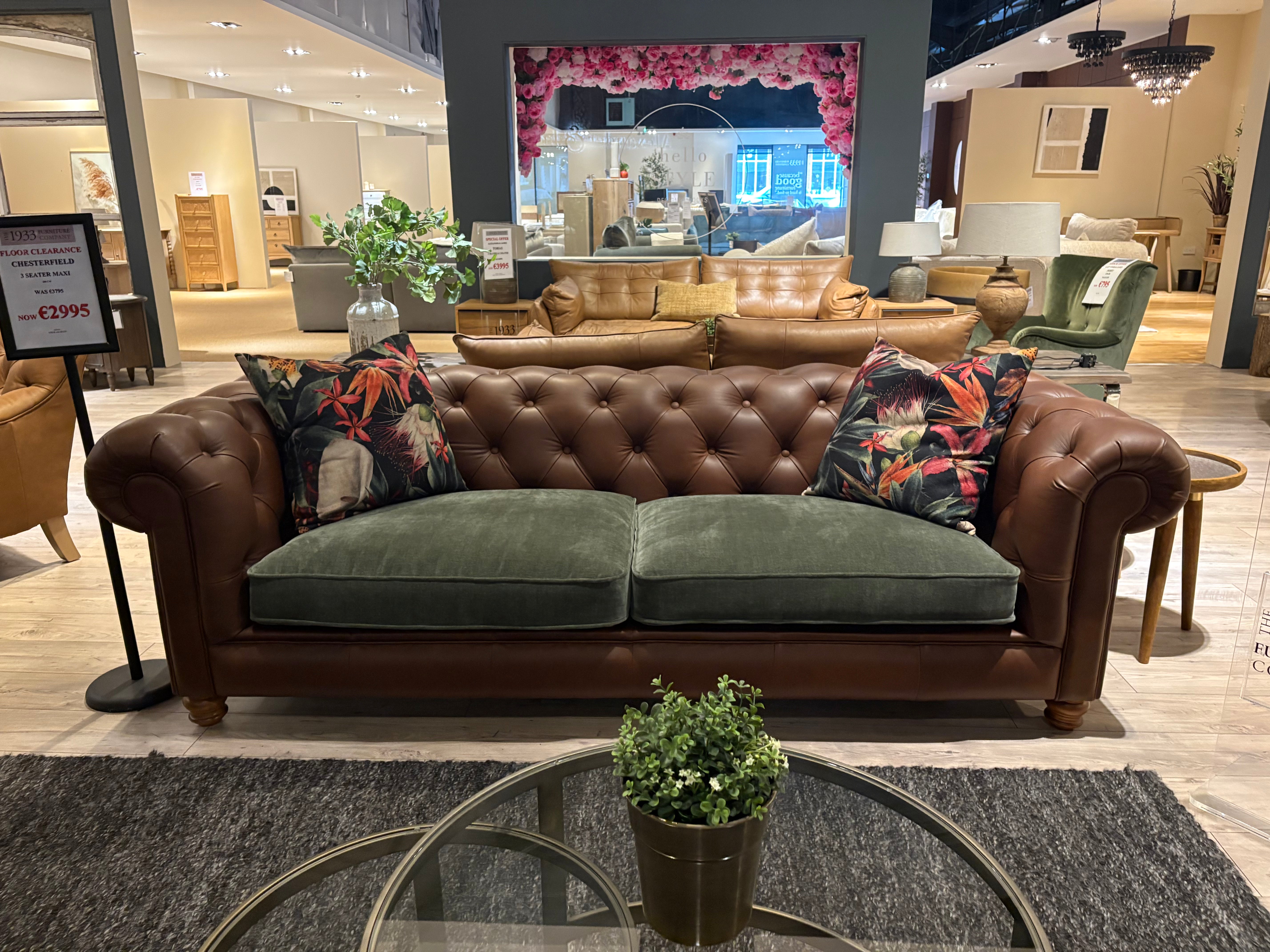 Chesterfield - 3 Seater Maxi Sofa