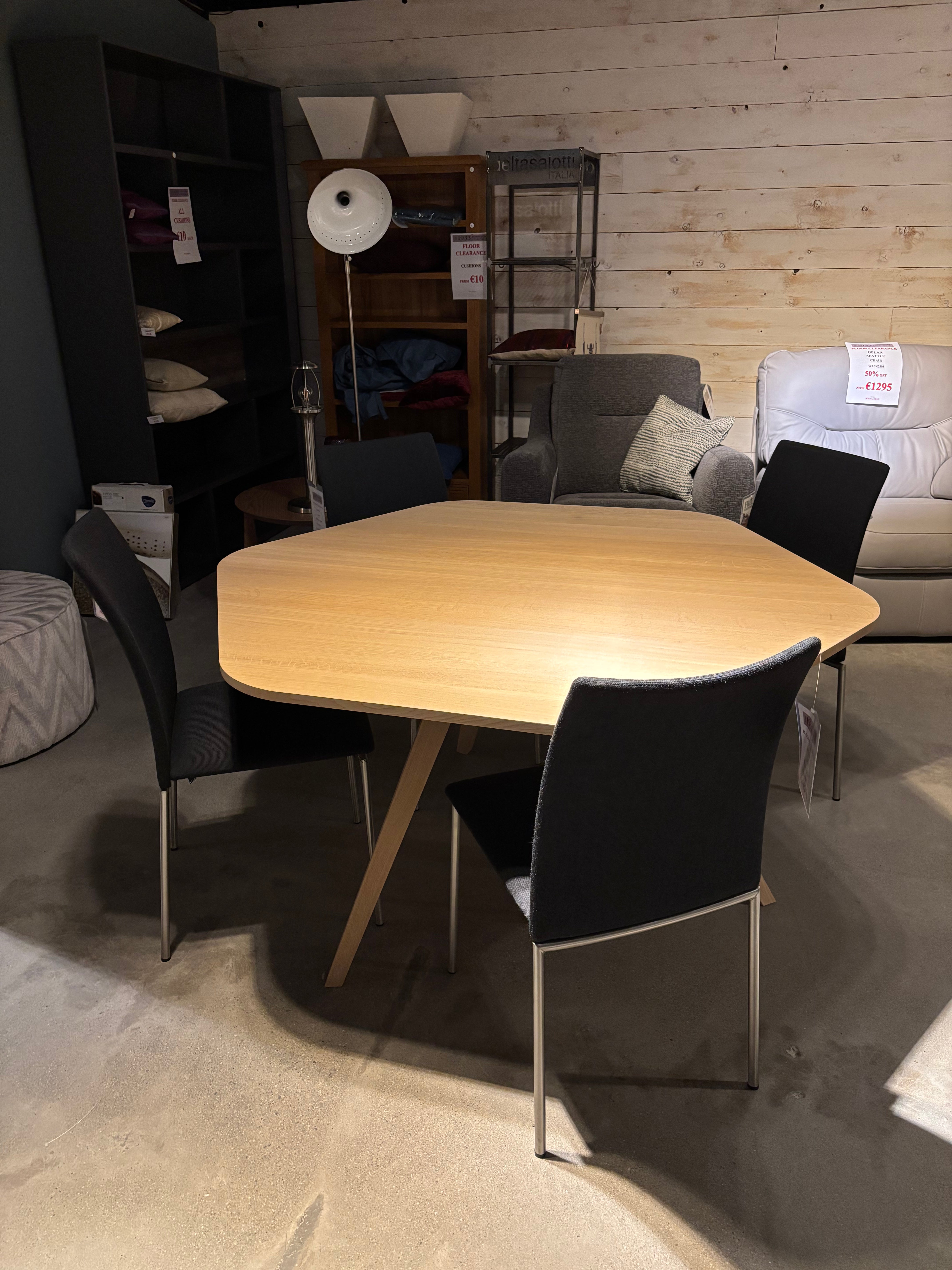 Amalfi - Dining Table