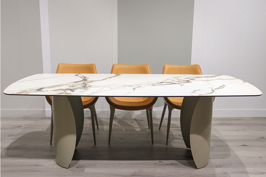 Montavello – Dining Table