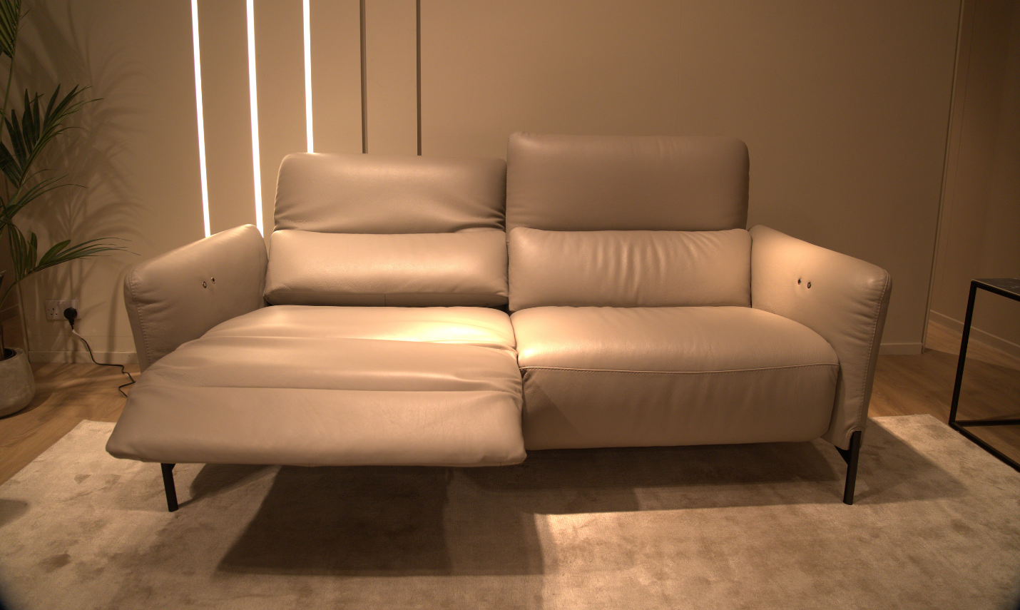 Natuzzi - C266 3 Seater Electric
