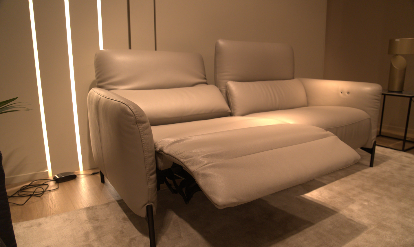 Natuzzi - C266 3 Seater Electric