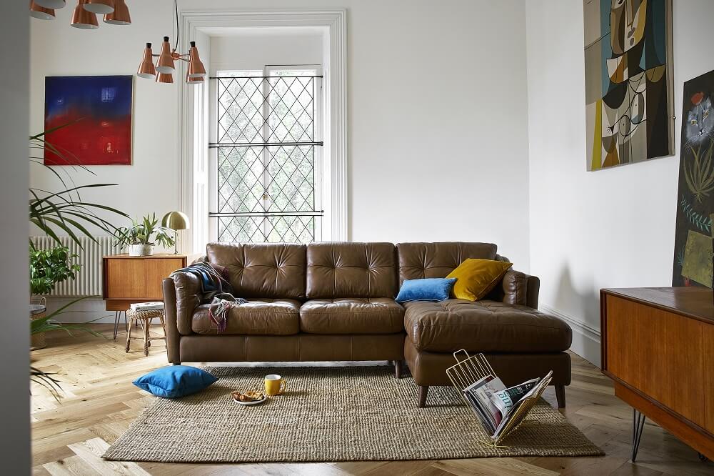 Saddler - Chaise Sofa