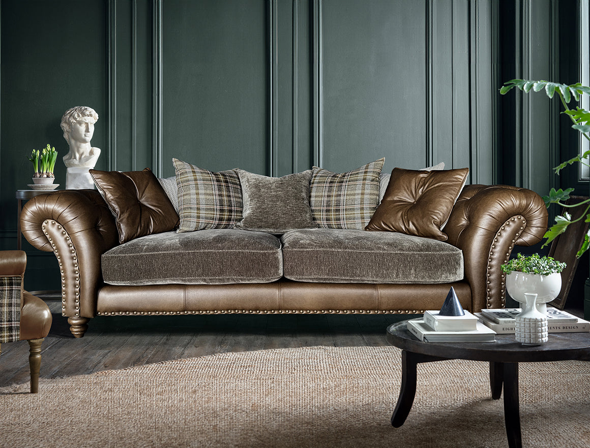 Alexander & James – Raven Grand Sofa