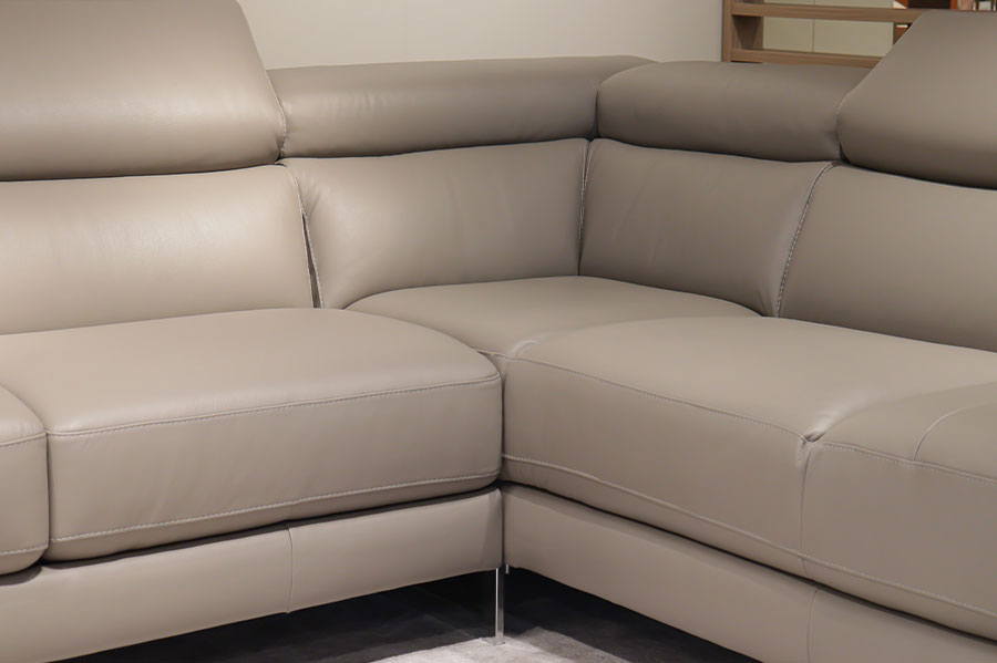 B619 - Corner Leather Sofa